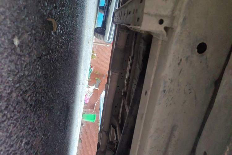 Used Foton Tunland 2015 2.8T Diesel Two-Wheel Drive Entry Version BJ493ZLQ4 Chassis Front Left
