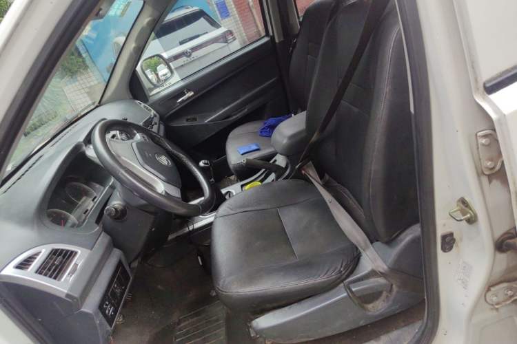 Used Foton Tunland 2015 2.8T Diesel Two-Wheel Drive Entry Version BJ493ZLQ4 Left Front Seat