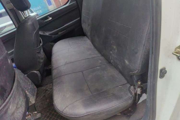 Used Foton Tunland 2015 2.8T Diesel Two-Wheel Drive Entry Version BJ493ZLQ4 Left Rear Seat