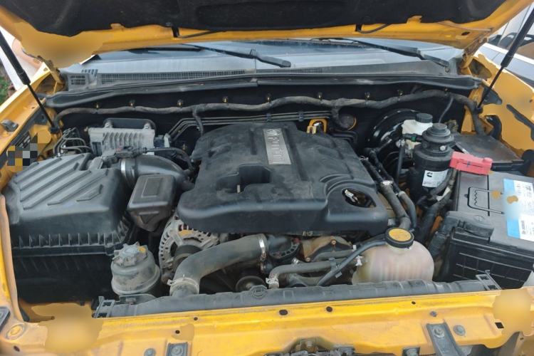 Used Foton Tunland 2015 2.8T S-Series Diesel Two-Wheel-Drive Elite Edition Low Roof ISF2.8 Engine Bay