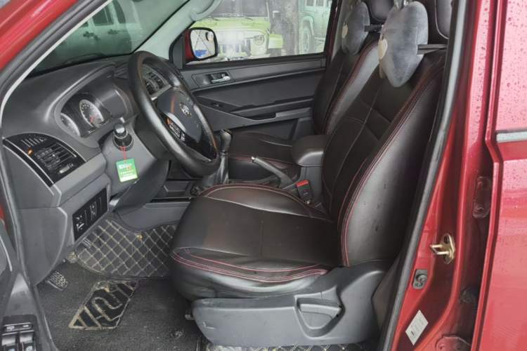 Used Foton Tunland 2016 2.8T E5 Diesel Two-Wheel Drive Elite Edition ISF2.8 Left Front Seat