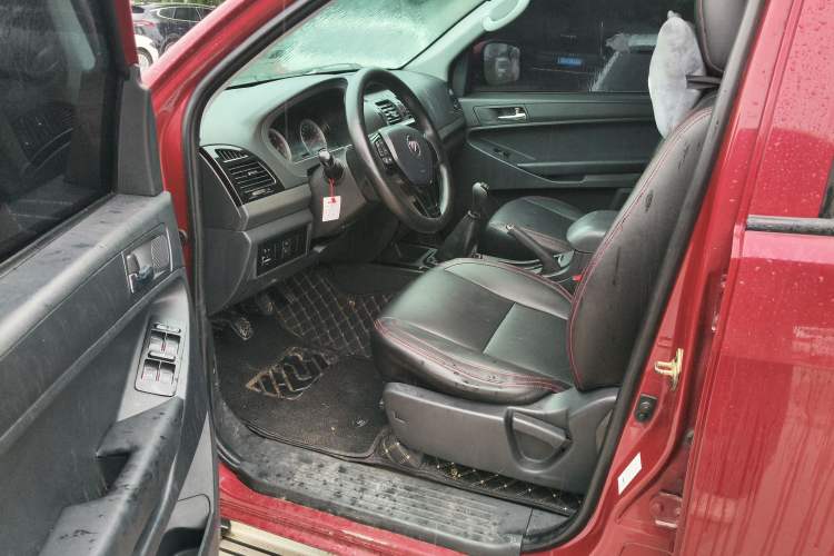 Used Foton Tunland 2016 2.8T E5 Diesel Two-Wheel Drive Elite Edition ISF2.8 Left Rear Seat