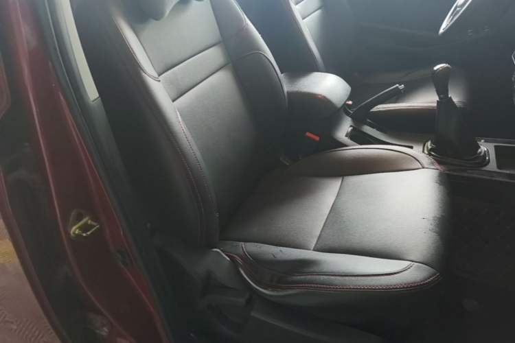 Used Foton Tunland 2016 2.8T E5 Diesel Two-Wheel Drive Elite Edition ISF2.8 Right Front Seat