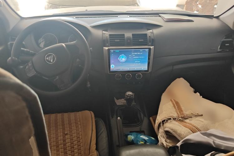 Used Foton Tunland 2016 2.8T E3 Diesel 4x4 Comfort Edition 4J28TC2 Center Console
