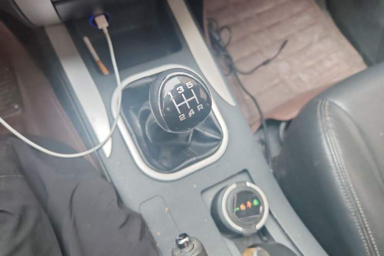 Used Foton Tunland 2016 2.8T E3 Diesel Long Wheelbase Two-Wheel Drive Comfort Edition BJ493ZLQ4 Gear Lever