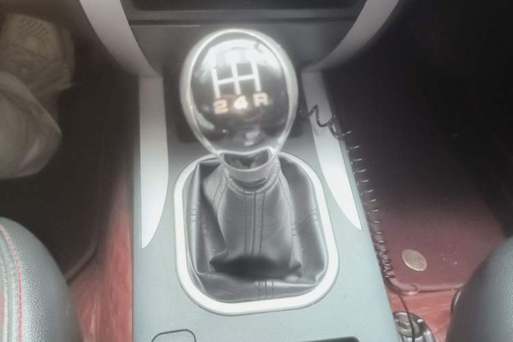 Used Foton Tunland  Gear Lever