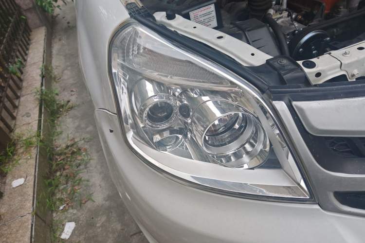 Used Foton Tunland 2016 2.8T E3 Diesel Long Wheelbase Two-Wheel Drive Comfort Edition BJ493ZLQ4 Right Front Headlight