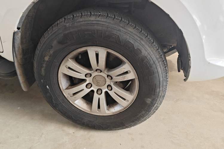 Used Foton Tunland 2016 2.8T E3 Diesel 4x4 Comfort Edition 4J28TC2 Right Front Wheel Hub
