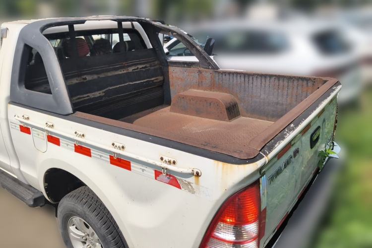 Used Foton Tunland 2016 2.8T E5 Two-Wheel-Drive Comfort Version Long Wheelbase 4J28TC2 Trunk