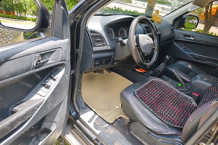 Used Foton Tunland 2017 2.8T E-Series Diesel Two-Wheel Drive Comfort Version with Low Cargo Bed China V Emission Standard Driver Seat