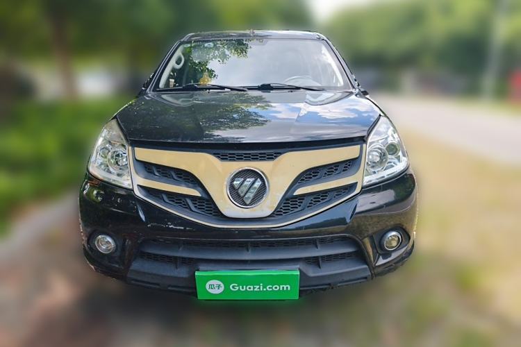 Used Foton Tunland 2017 2.8T E-Series Diesel Two-Wheel Drive Comfort Version with Low Cargo Bed China V Emission Standard Front