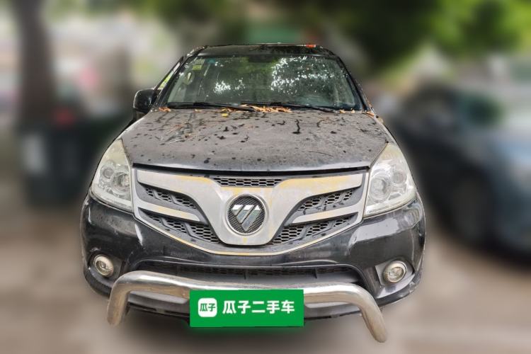 Used Foton Tunland 2017 2.8T E-Series Diesel Two-Wheel Drive Comfort Version with Low Cargo Bed and Long Cabin Meeting China V Emission Standards Front