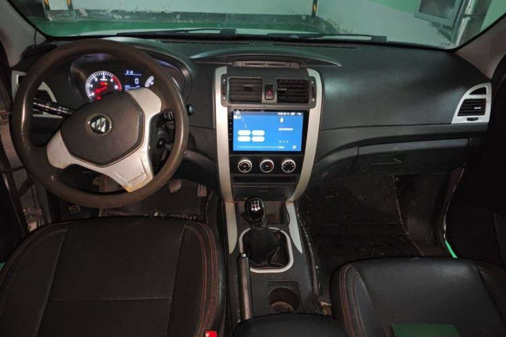 Used Foton Tunland 2017 2.8T E3 Diesel Two-Wheel Drive Extended Comfort Version BJ493ZLQ4 Center Console
