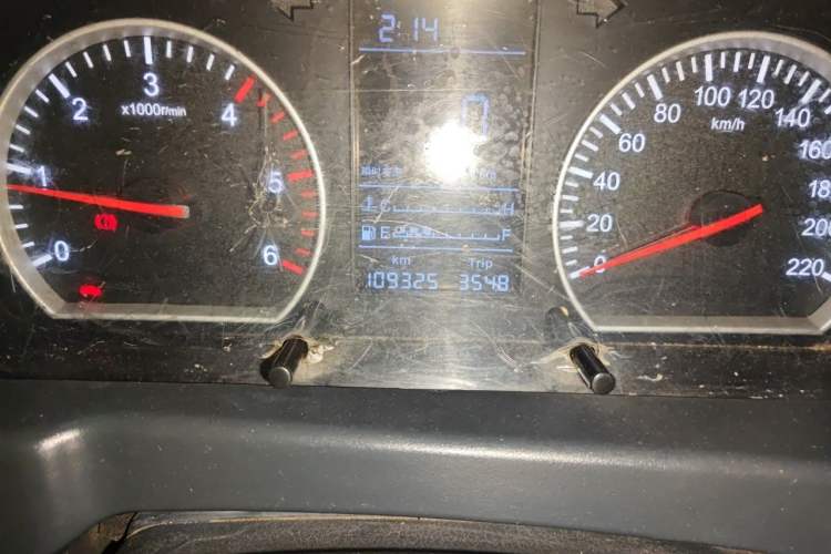 Used Foton Tunland 2017 2.8T E3 Diesel Two-Wheel Drive Extended Comfort Version BJ493ZLQ4 Odometer Close Up