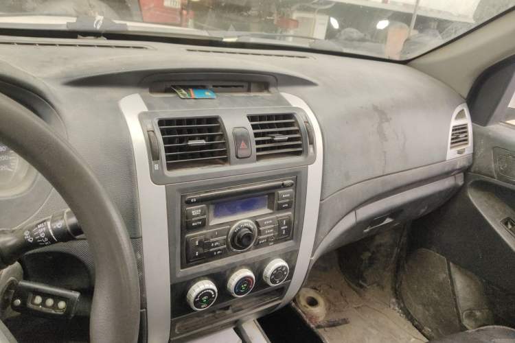 Used Foton Tunland 2017 2.4L E3 Gasoline Two-Wheel Drive Comfort Edition 4G69S4M Audio And AC Panel