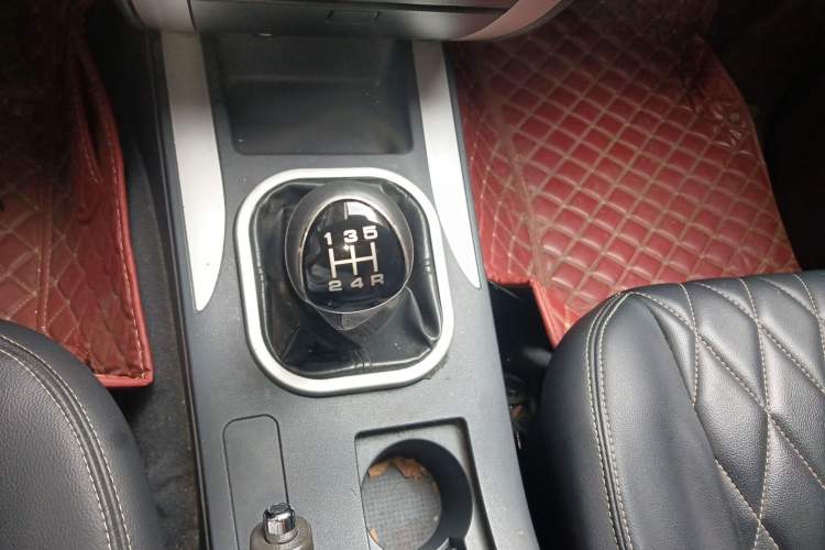 Used Foton Tunland 2017 2.4L E3 Gasoline 4x4 Elite Edition 4G69S4M Gear Lever