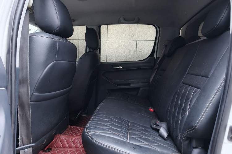 Used Foton Tunland 2017 2.4L E3 Gasoline 4x4 Elite Edition 4G69S4M Interior 1