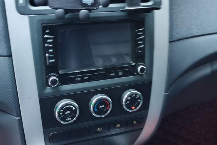 Used Foton Tunland 2017 2.4L E3 Gasoline 4x4 Elite Edition 4G69S4M Interior 4
