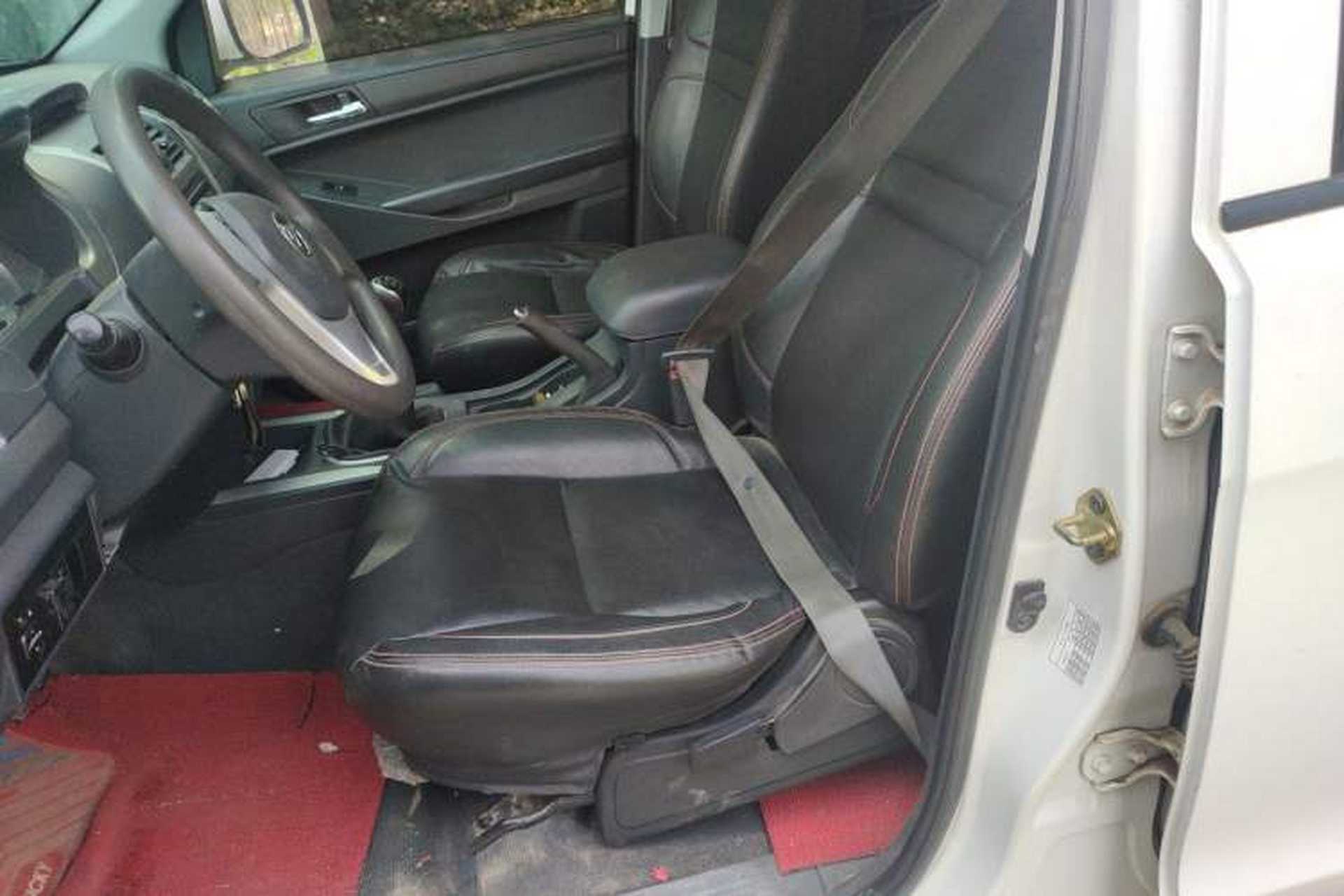 Used Foton Tunland 2017 2.4L E3 Gasoline Two-Wheel Drive Comfort Edition 4G69S4M Left Front Seat
