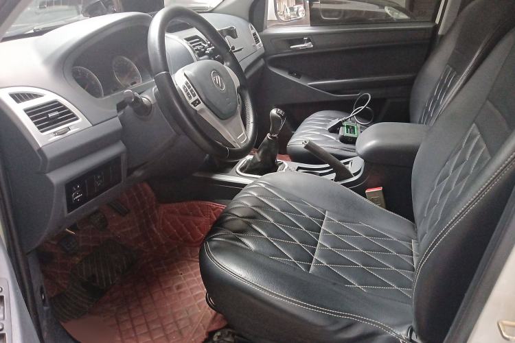Used Foton Tunland 2017 2.4L E3 Gasoline 4x4 Elite Edition 4G69S4M Left Front Seat