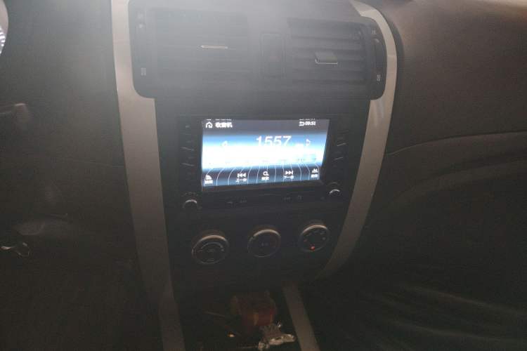 Used Foton Tunland 2018 2.4L E5 Two-Wheel Drive Elite Version Long Wheelbase 4G69S4M Audio And AC Panel