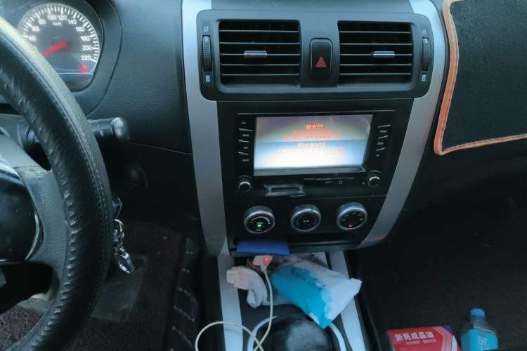 Used Foton Tunland 2018 2.4L E5 Two-Wheel Drive Elite Version 4G69S4M Audio And AC Panel