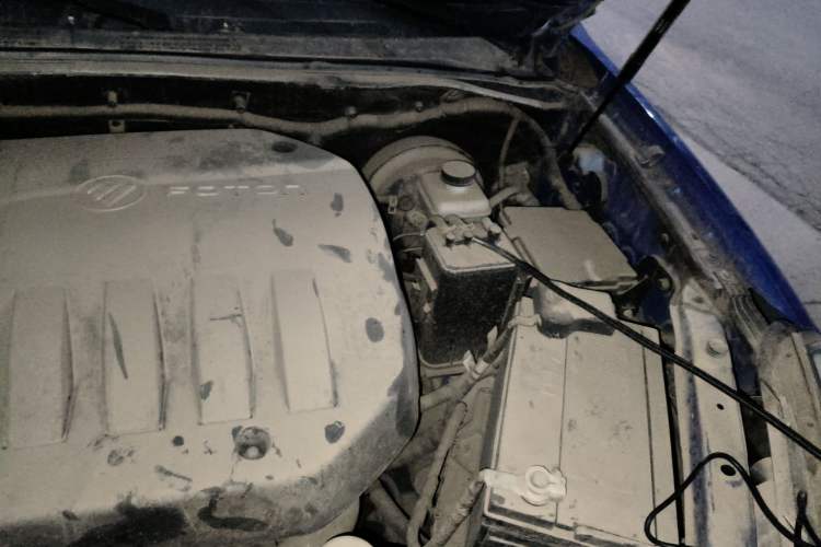 Used Foton Tunland 2018 2.4L E5 Two-Wheel Drive Elite Version 4G69S4M Engine Bay Left