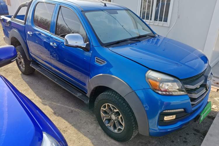 Used Foton Tunland 2018 2.4L E5 Two-Wheel Drive Comfort Version 4G69S4M Front Right 45 Deg