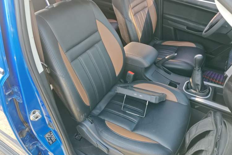 Used Foton Tunland 2018 2.4L E5 Two-Wheel Drive Comfort Version 4G69S4M Right Front Seat