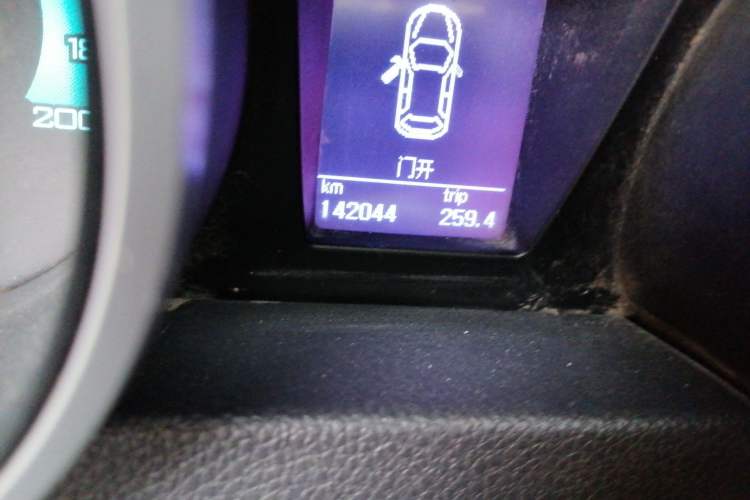 Used Foton Tunland 2018 2.0T S-Series Gasoline 4x4 Ultimate Version China V Emission Standard 4G20TI4 Odometer Close Up