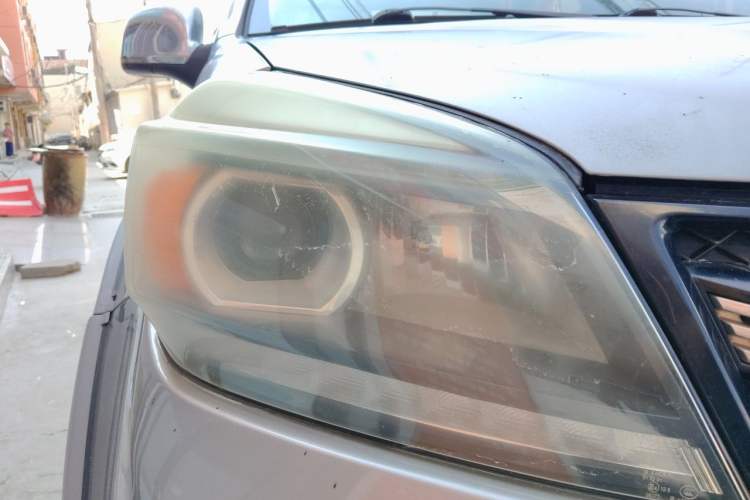 Used Foton Tunland 2018 2.8T E5 Two-Wheel-Drive Elite Version Long Wheelbase 4J28TC4 Right Front Headlight