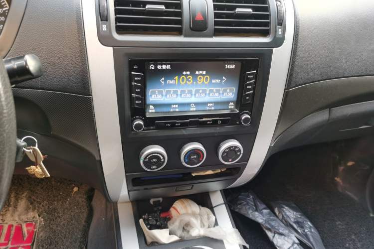 Used Foton Tunland 2018 2.4L E5 Two-Wheel Drive Comfort Version 4G69S4M Audio And AC Panel