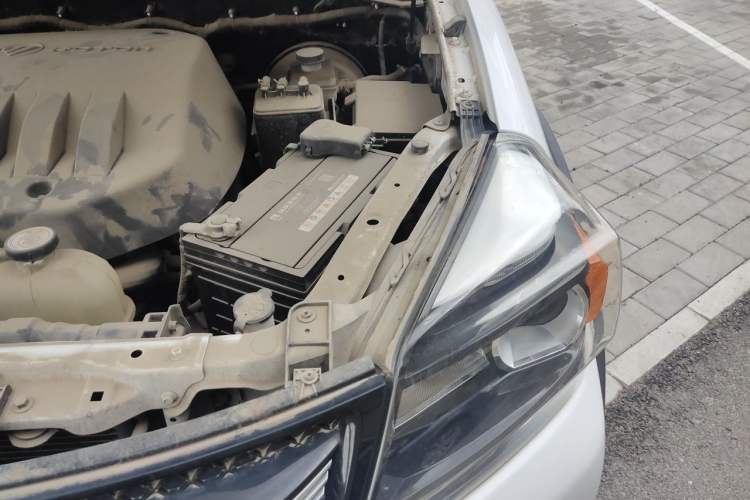 Used Foton Tunland 2018 2.4L E5 Two-Wheel Drive Elite Version 4G69S4M Engine Bay Left