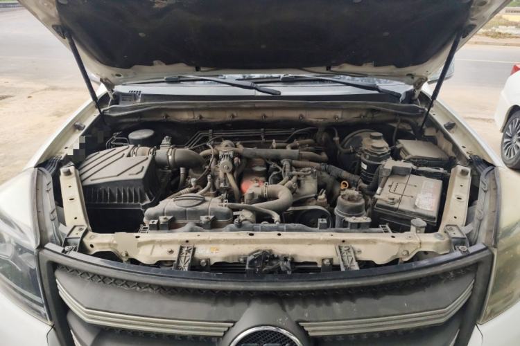 Used Foton Tunland 2018 2.8T E5 Two-Wheel-Drive Comfort Version with Long Wheelbase Equipped with 4J28TC4 Engine Engine Bay