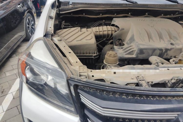 Used Foton Tunland 2018 2.4L E5 Two-Wheel Drive Elite Version 4G69S4M Engine Bay Right