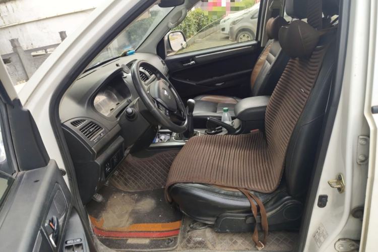 Used Foton Tunland 2018 2.8T E5 Two-Wheel-Drive Comfort Version with Long Wheelbase Equipped with 4J28TC4 Engine Left Front Seat