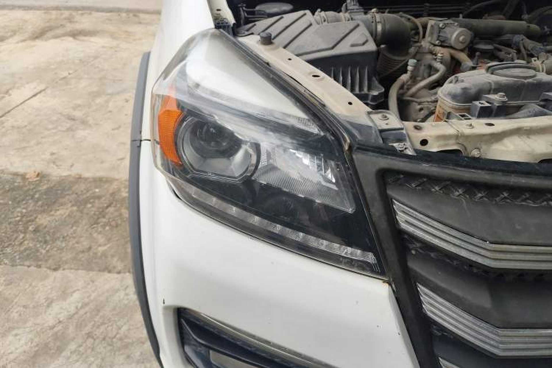 Used Foton Tunland 2018 2.8T E5 Two-Wheel-Drive Comfort Version with Long Wheelbase Equipped with 4J28TC4 Engine Right Front Headlight