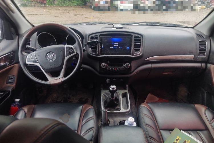 Used Foton Tunland 2019 2.0T E7 Manual Two-Wheel Drive Comfort Edition Mid-Range Long Bed 4F20TC2 Center Console