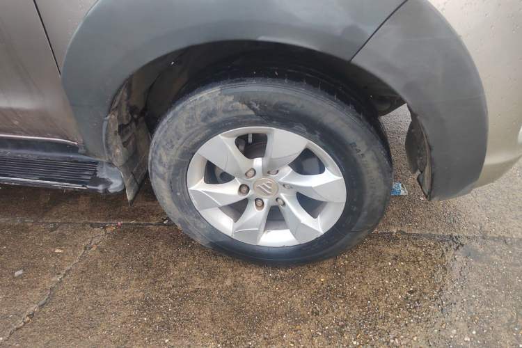 Used Foton Tunland 2019 2.0T E7 Manual Two-Wheel Drive Comfort Edition Mid-Range Long Bed 4F20TC2 Right Front Wheel Hub