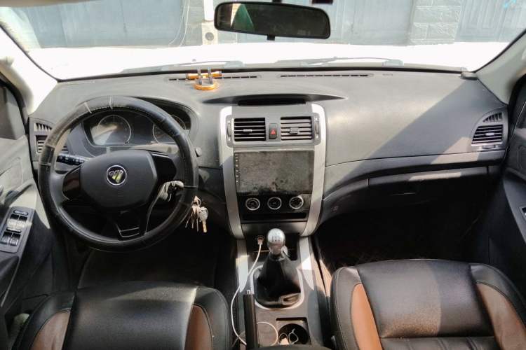 Used Foton Tunland 2019 2.8T E3 Thai-Version Tool Edition Long Bed 4J28TC4 Center Console