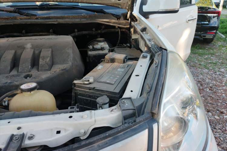 Used Foton Tunland 2019 2.4L E3 Thai-Version Tool Edition Standard Box 4G69S4M Engine Bay Left