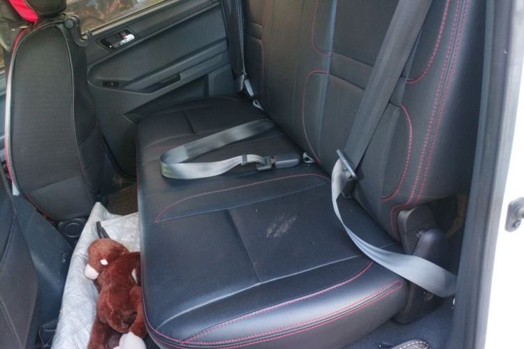 Used Foton Tunland 2019 2.4L E3 Thai-Version Tool Edition Standard Box 4G69S4M Left Rear Seat