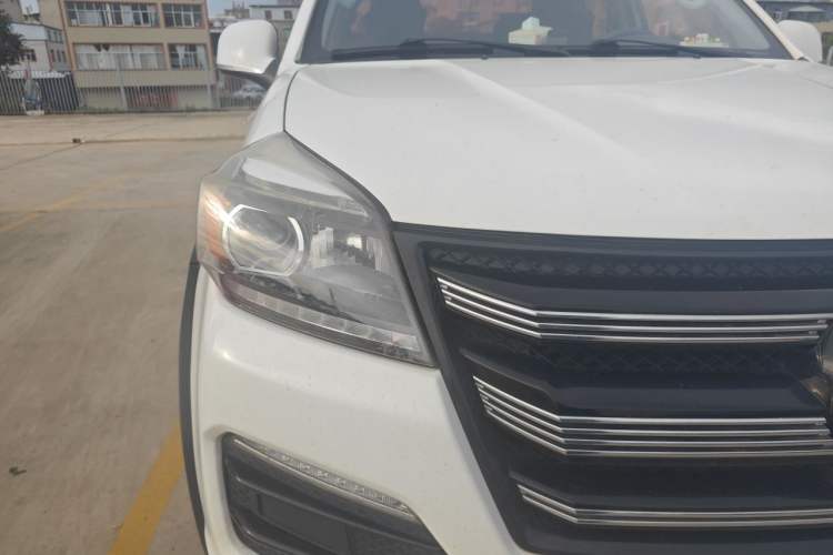 Used Foton Tunland 2019 2.0T E7 Manual 4x4 Comfort Edition Mid-Range Long Wheelbase 4F20TC2 Right Front Headlight