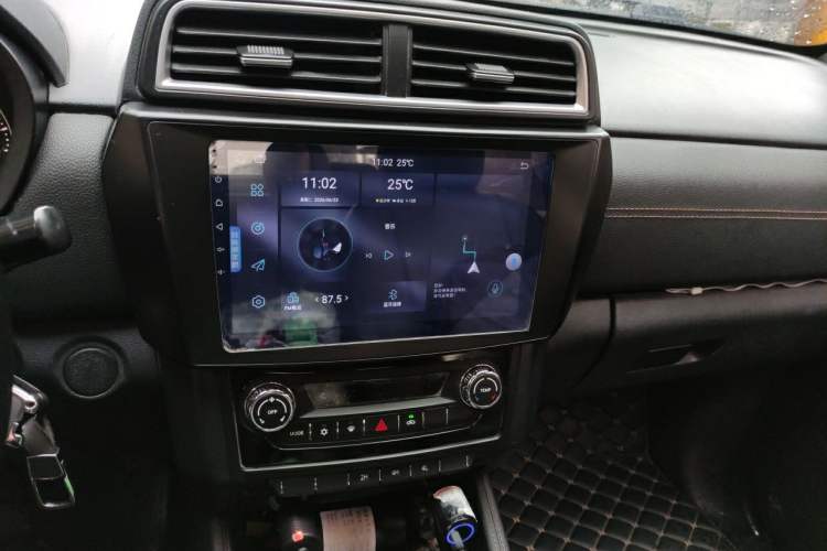 Used Foton Tunland 2020 2.0T Taurus 5 Diesel 4x4 Elite Version with High Ground Clearance and Extended Wheelbase 4F20TC Audio And AC Panel