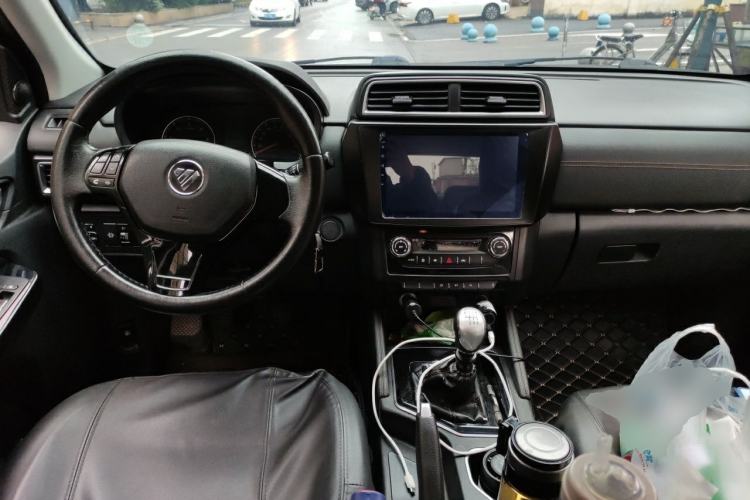 Used Foton Tunland 2020 2.0T Taurus 5 Diesel 4x4 Elite Version with High Ground Clearance and Extended Wheelbase 4F20TC Center Console