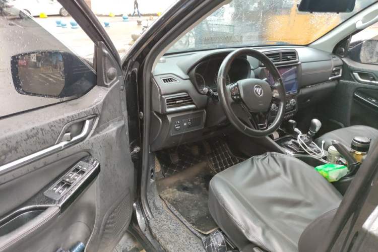 Used Foton Tunland 2020 2.0T Taurus 5 Diesel 4x4 Elite Version with High Ground Clearance and Extended Wheelbase 4F20TC Driver Seat