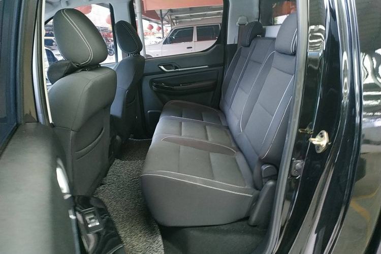 Used Foton Tunland 2020 2.0T Tigon 5 Diesel Two-Wheel-Drive Elite Version High Ground Clearance Standard Wheelbase 4F20TC Left Rear Seat