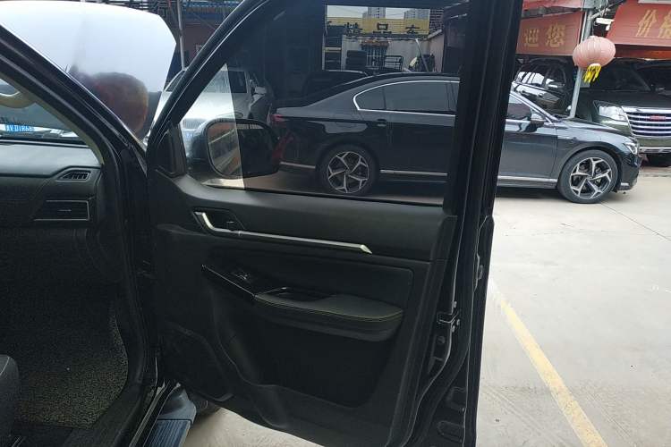 Used Foton Tunland 2020 2.0T Tigon 5 Diesel Two-Wheel-Drive Elite Version High Ground Clearance Standard Wheelbase 4F20TC Right Front Door Interior
