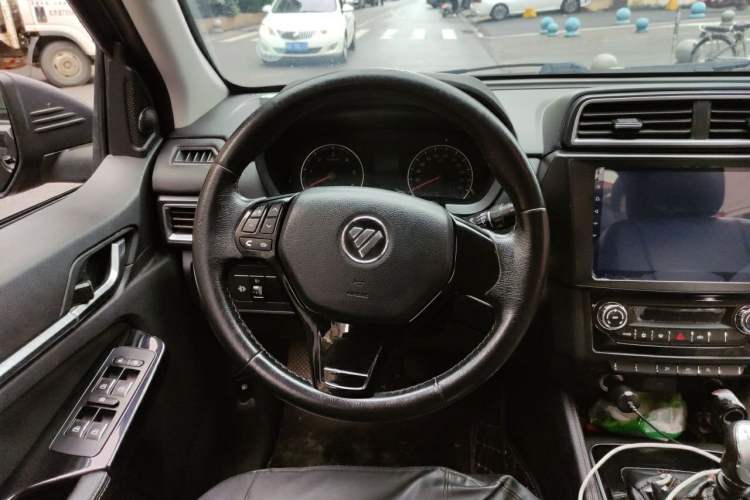 Used Foton Tunland 2020 2.0T Taurus 5 Diesel 4x4 Elite Version with High Ground Clearance and Extended Wheelbase 4F20TC Steering Wheel
