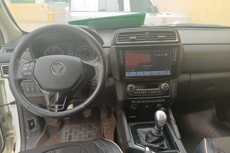 Used Foton Tunland 2020 2.0T Tougou 5 Diesel Two-Wheel Drive Elite Version High Ground Clearance Long Wheelbase – 4F20TC Center Console